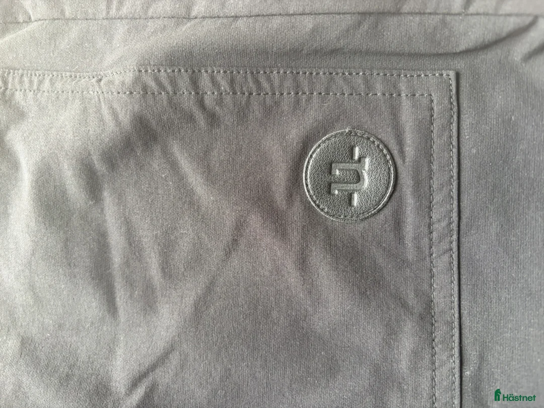 Övrigt Ridkläder ryttarutrustning till salu: Funktionsbyxa UHIP - Annons 2