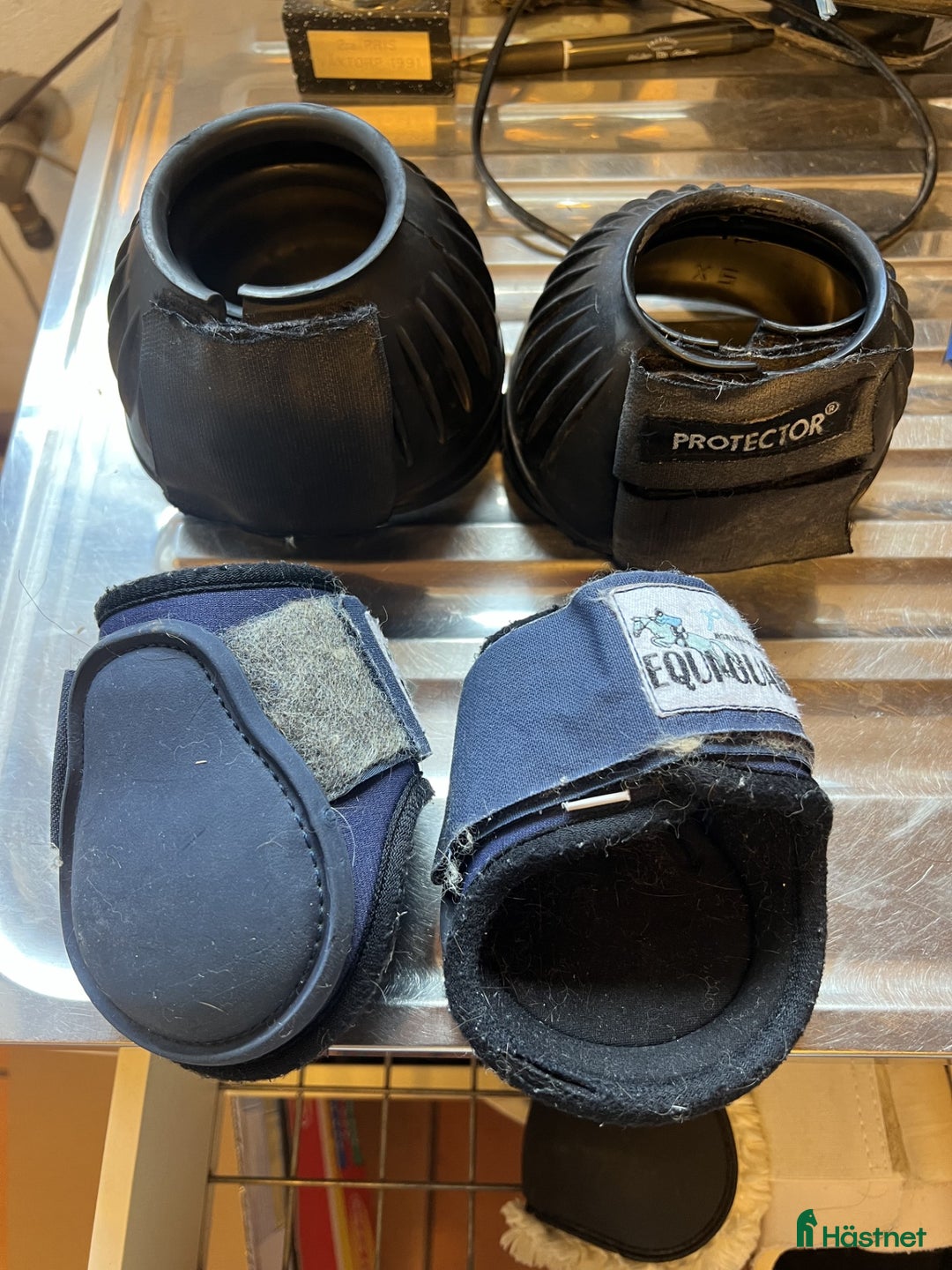 Benskydd hästutrustning till salu: Bakskydd och boots i Jonstorp - Annons 1