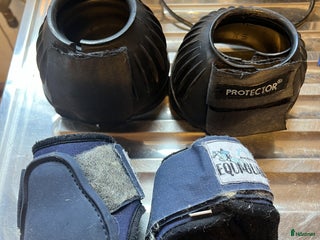 Benskydd hästutrustning till salu: Bakskydd och boots i Jonstorp - Annons 1