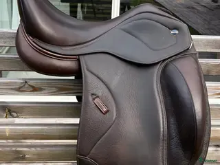 Sadlar hästutrustning Ikonic Light dressyr i Sveg - Annons 16