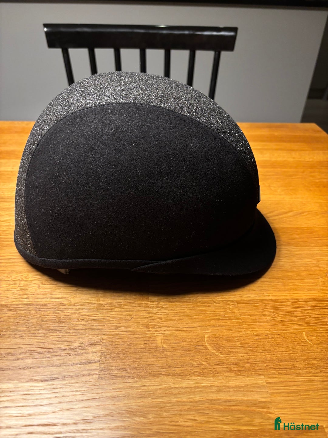 Hjälmar ryttarutrustning till salu: Ridhjälm YR8 Sparkling i Hjälteby - Annons 3