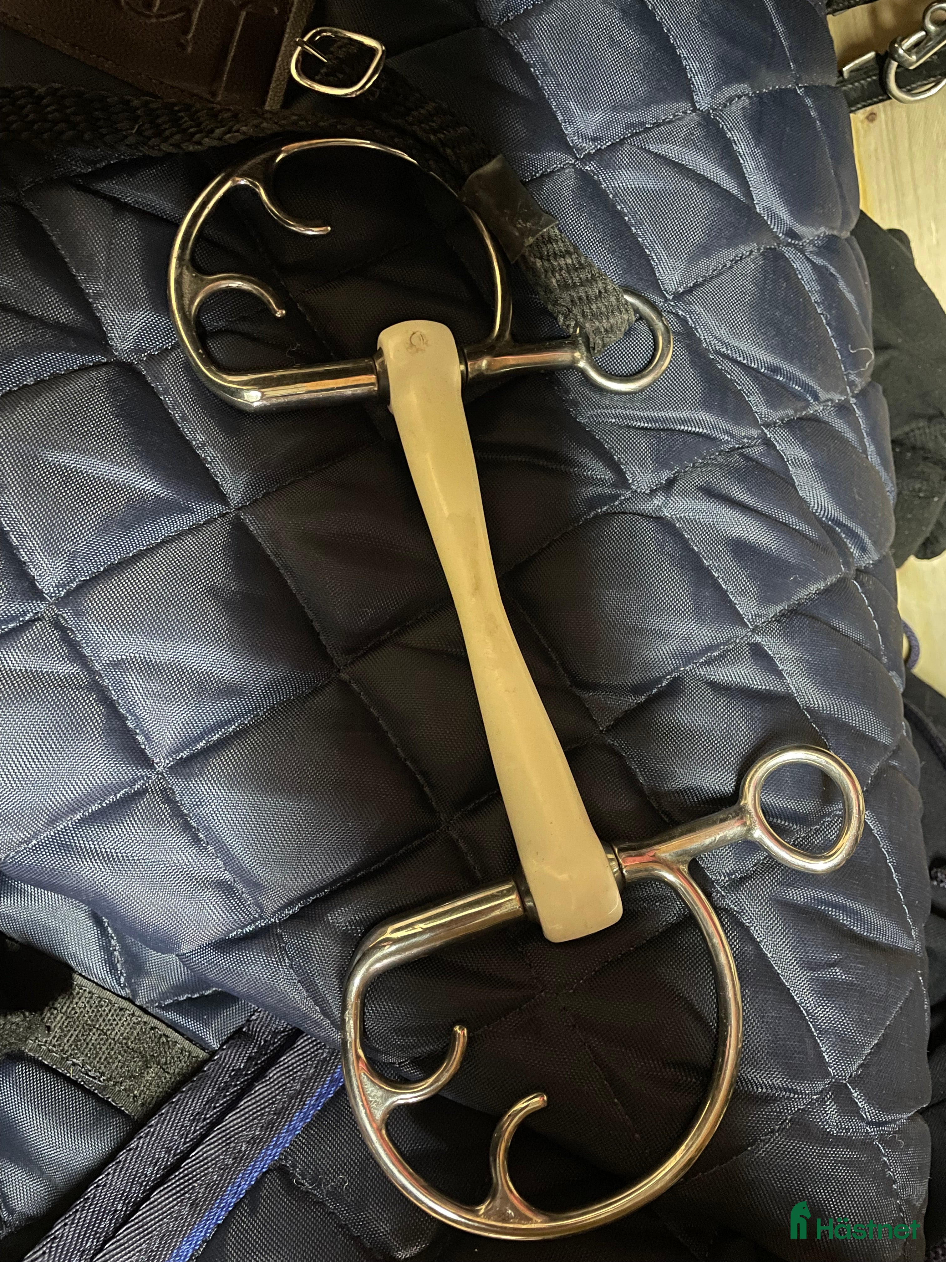 Bett hästutrustning till salu: Helt nytt flippanbett i Torslanda - Annons 9