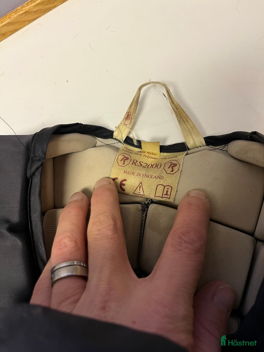 Säkerhetsvästar ryttarutrustning till salu: Racesafe extra lång rygg i Hindås - Annons 2