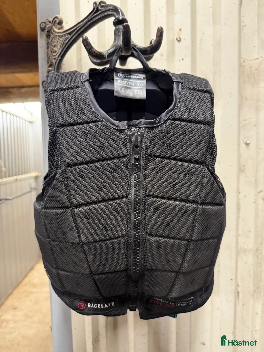 Säkerhetsvästar ryttarutrustning till salu: Racesafe till barn - Annons 1