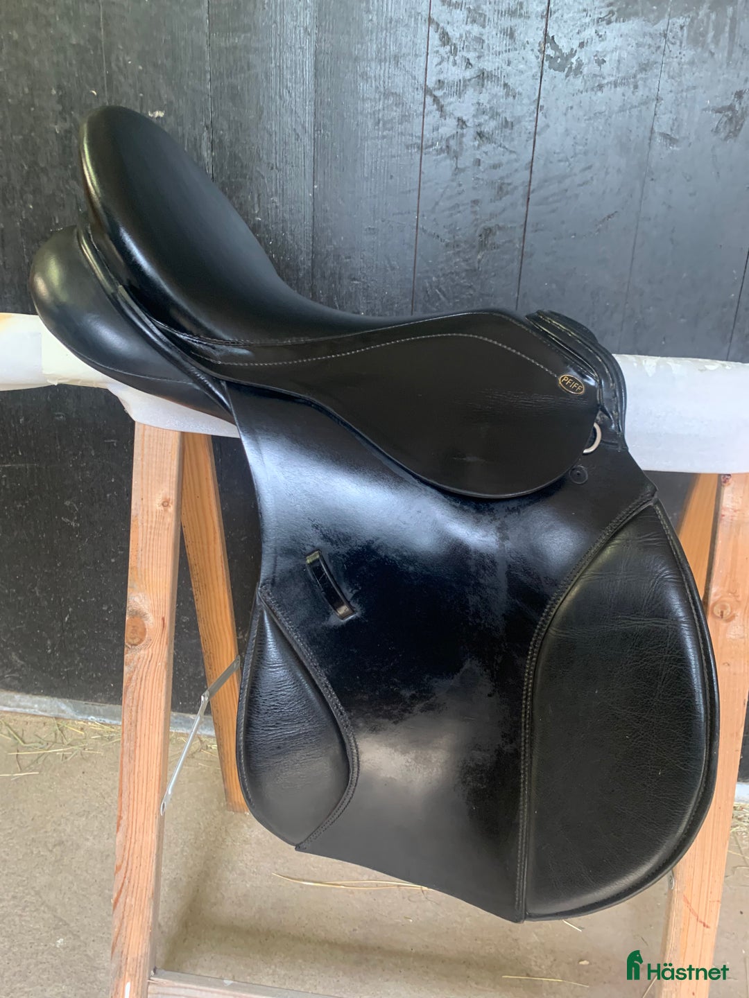 Sadlar hästutrustning till salu: Pfiff pilot 17,5" i Kimstad - Annons 2