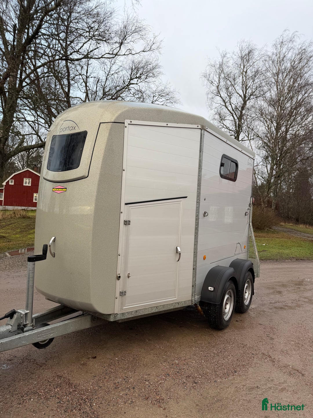 Hästtransporter  fordon & transport till salu: Nyinkommen Böckmann portax -18 hästtransport  i Västerås - Annons 2