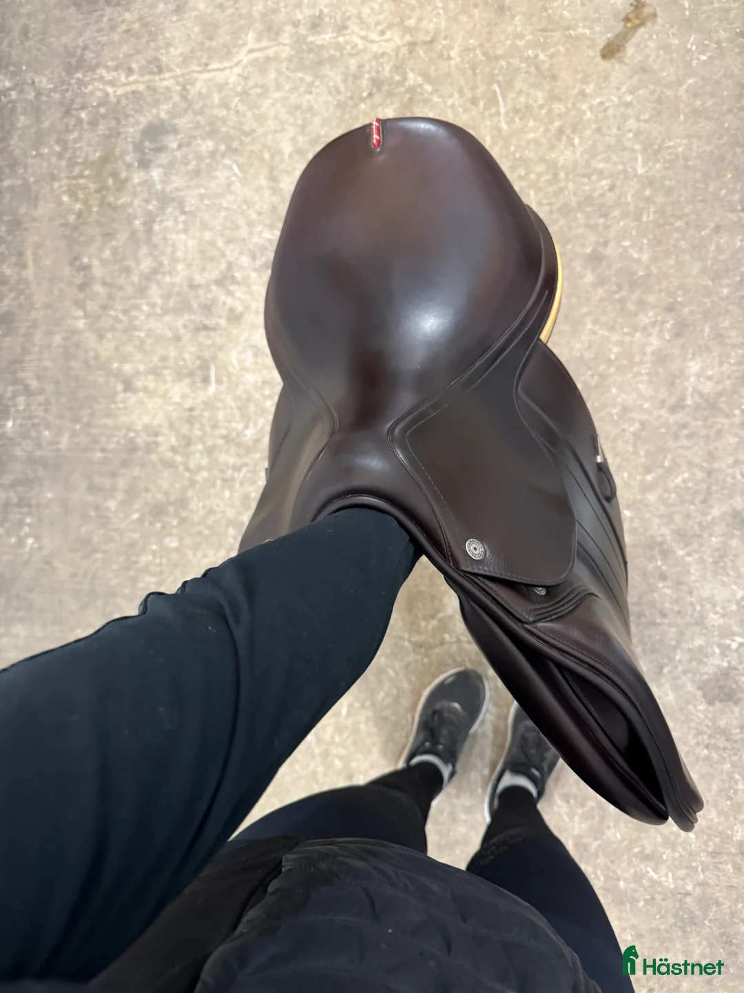 Sadlar hästutrustning till salu: Supersnygg unik equipe sadel  i Kungsbacka - Annons 10