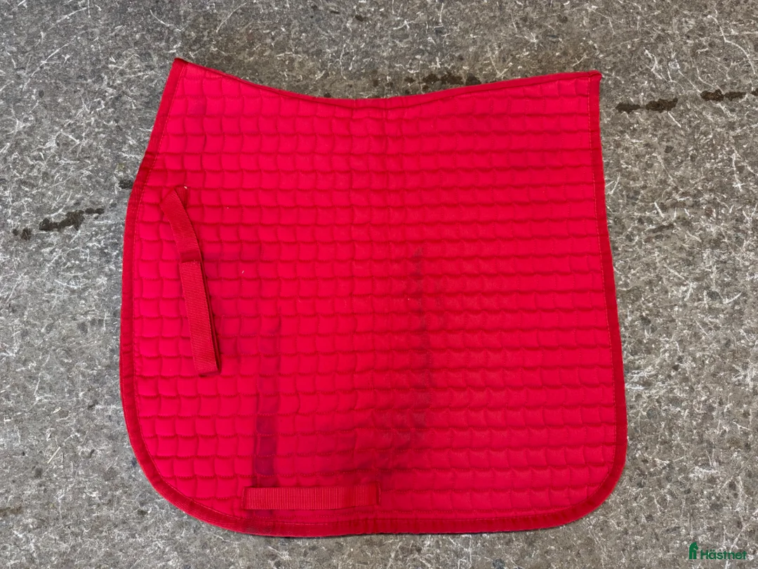 Schabrak & Vojlockar hästutrustning till salu: Rött schabrak  - Annons 1
