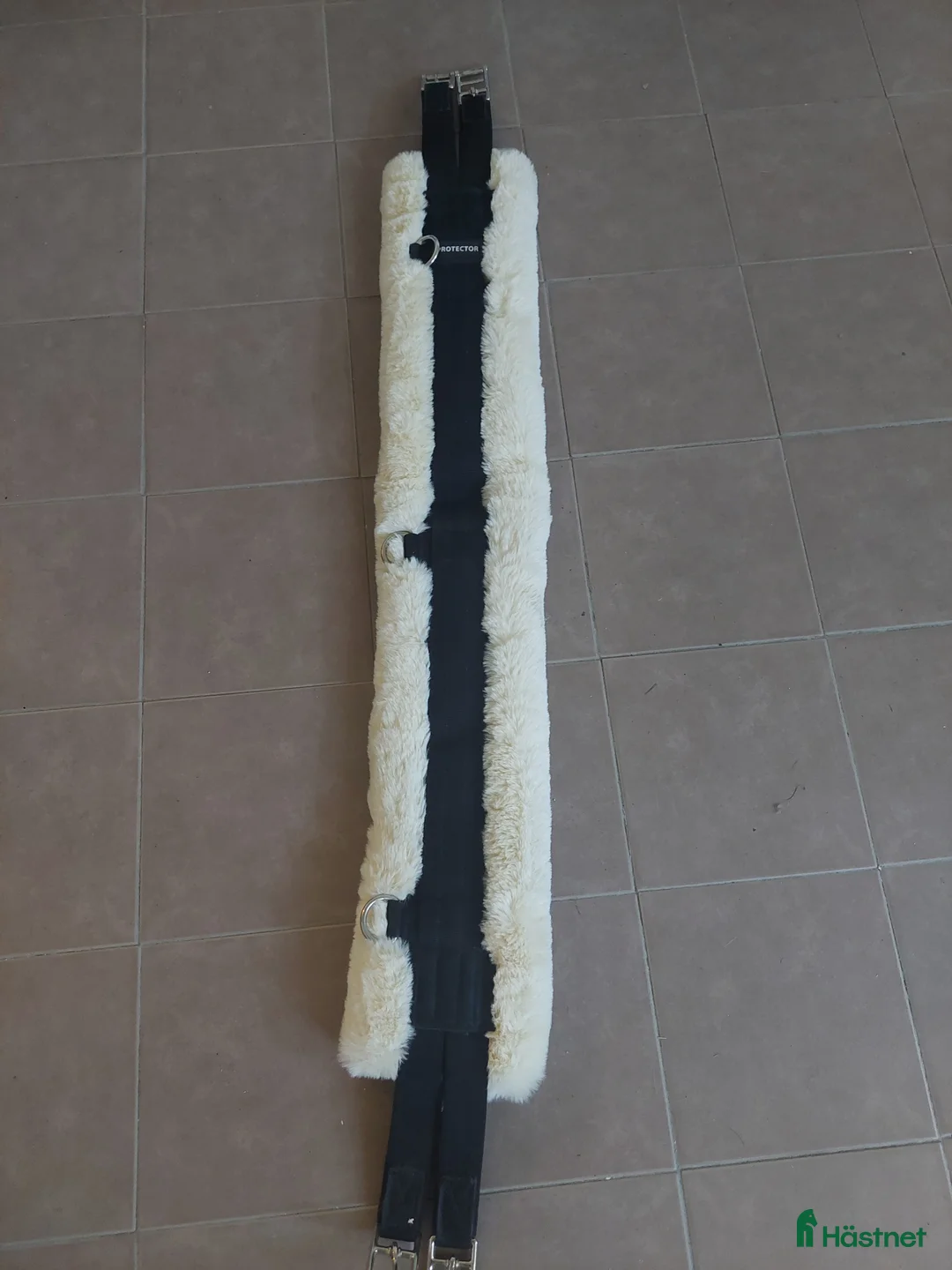 Sadeltillbehör hästutrustning till salu: Fin sadelgjord i Vedum - Annons 1