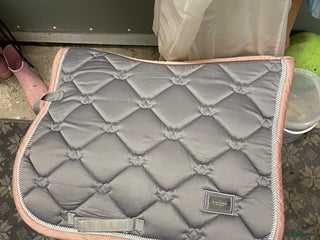 Schabrak & Vojlockar hästutrustning till salu: Säljer detta ES schabrak! i Norrtälje - Annons 6