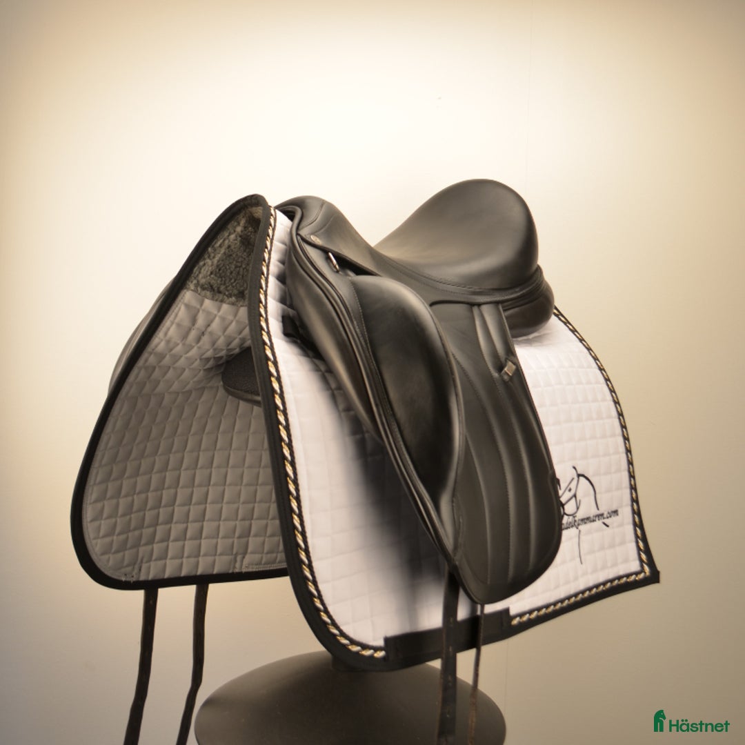 Sadlar hästutrustning till salu: Equipe Viktoria i Sparsör - Annons 2