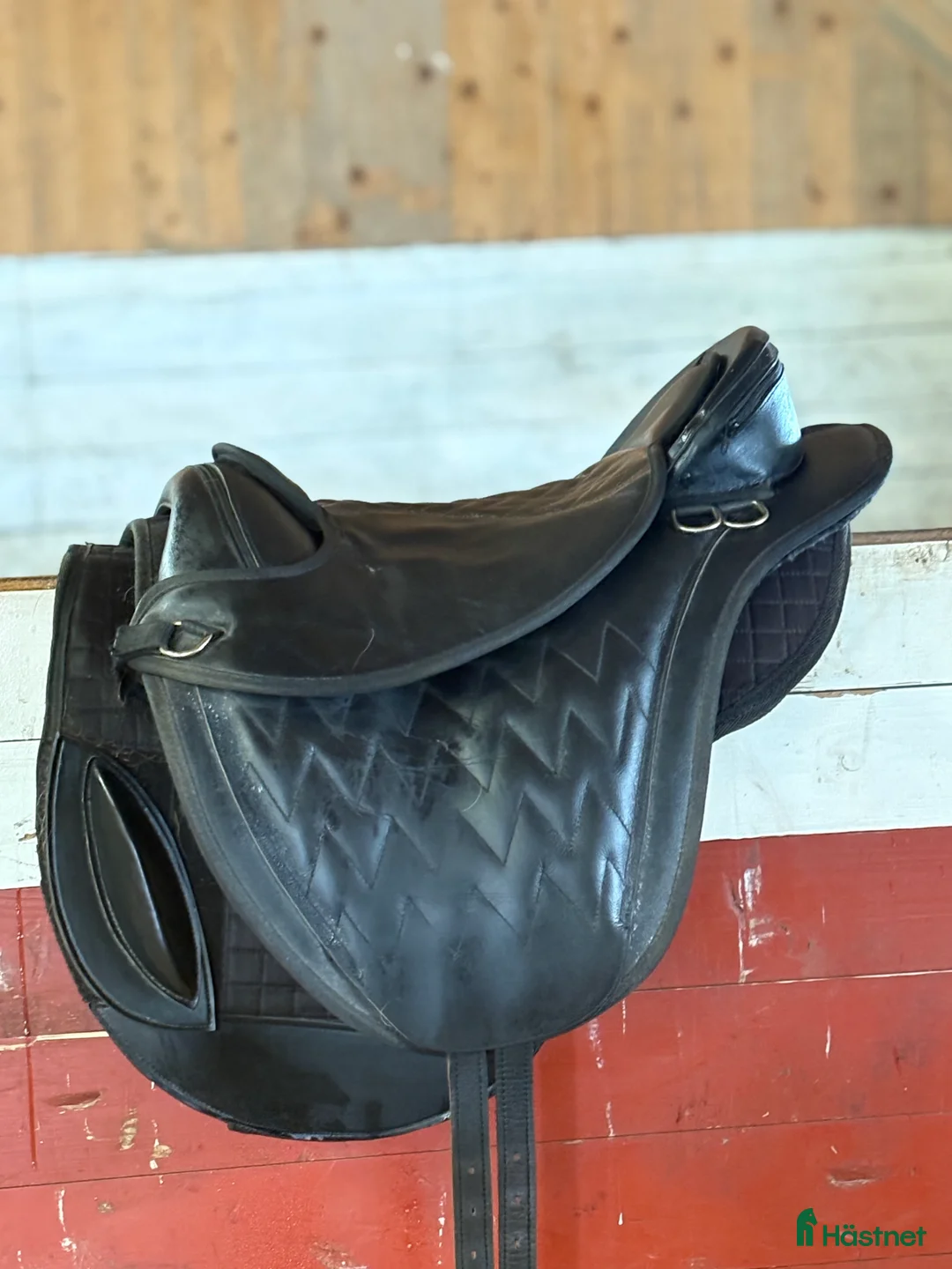 Sadlar hästutrustning till salu: Bomlös sadel i Lyckeby - Annons 1