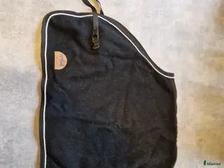 Täcken hästutrustning till salu: Mias ländtäcke stl full i Jönköping - Annons 3