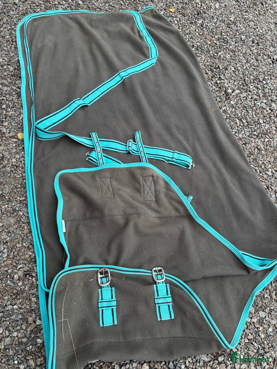 Täcken hästutrustning till salu: Fleecetäcke Kerbl i Sollerön - Annons 3