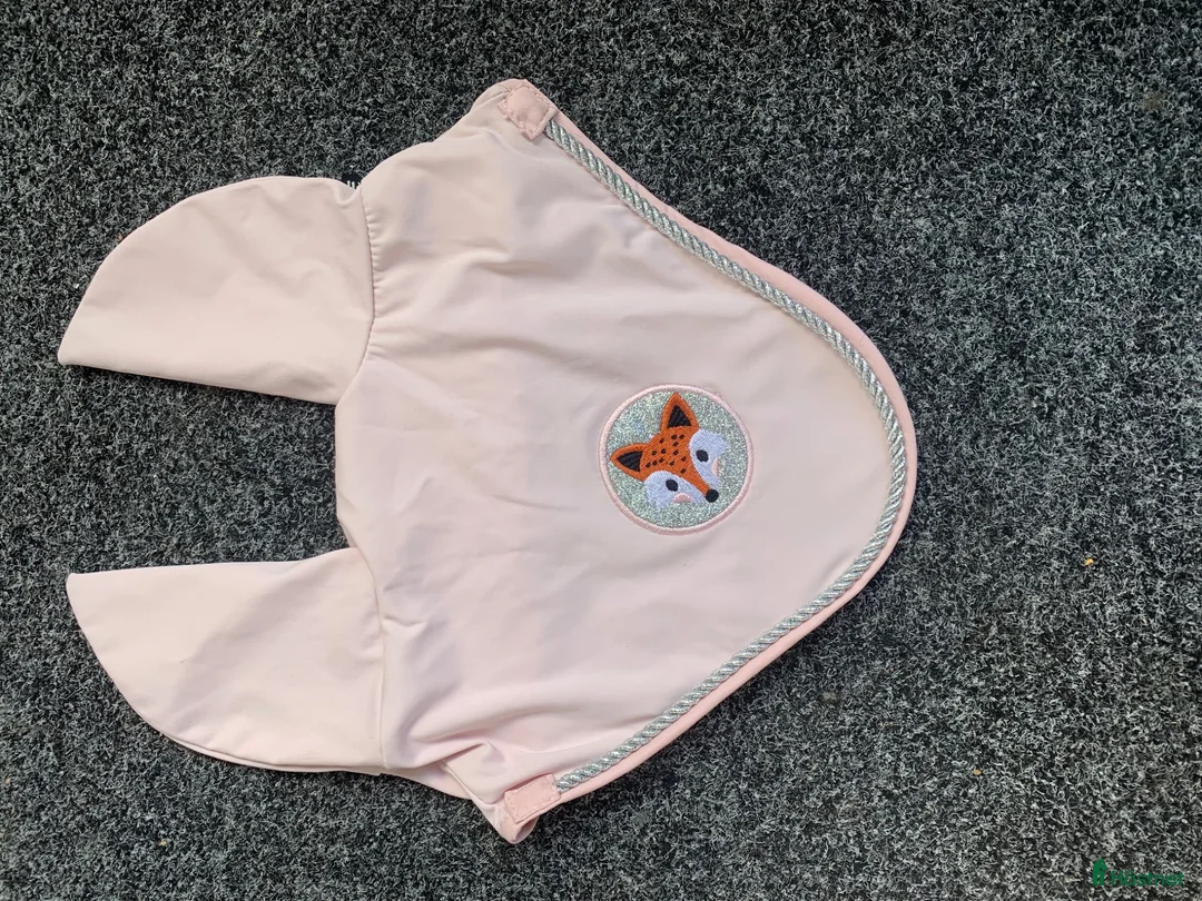 Schabrak & Vojlockar hästutrustning till salu: Rosa hoppschabrak med matchande huva 🌸💐 i Helsingborg - Annons 2