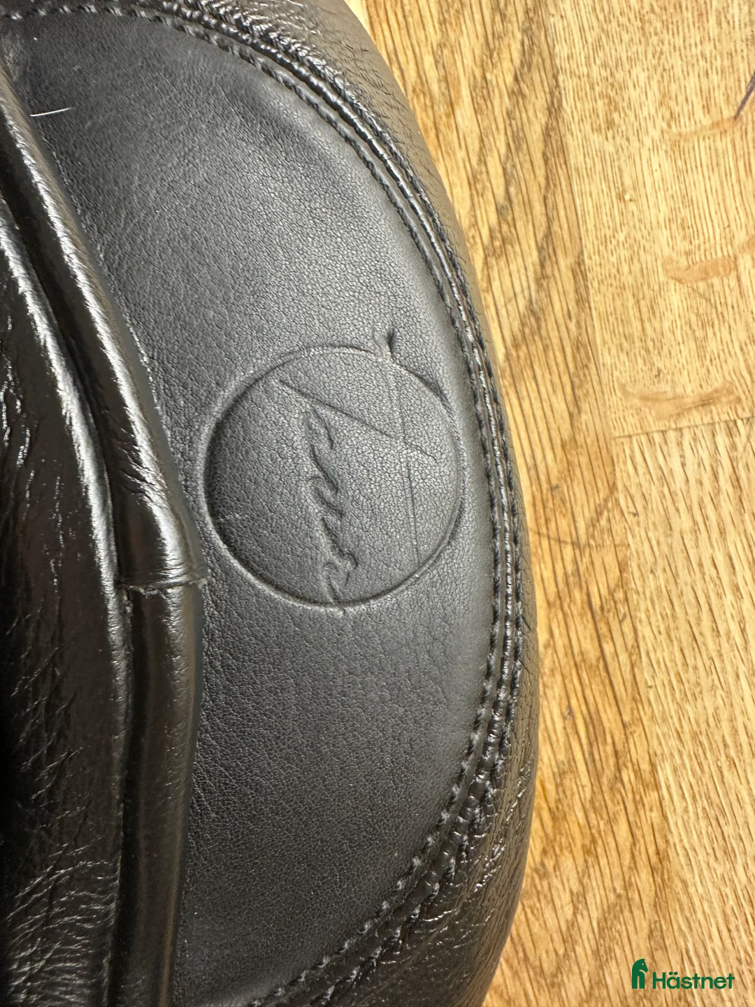Sadlar hästutrustning till salu: Bomfri dresyrsadel i Nyskick  i Fagersta - Annons 11
