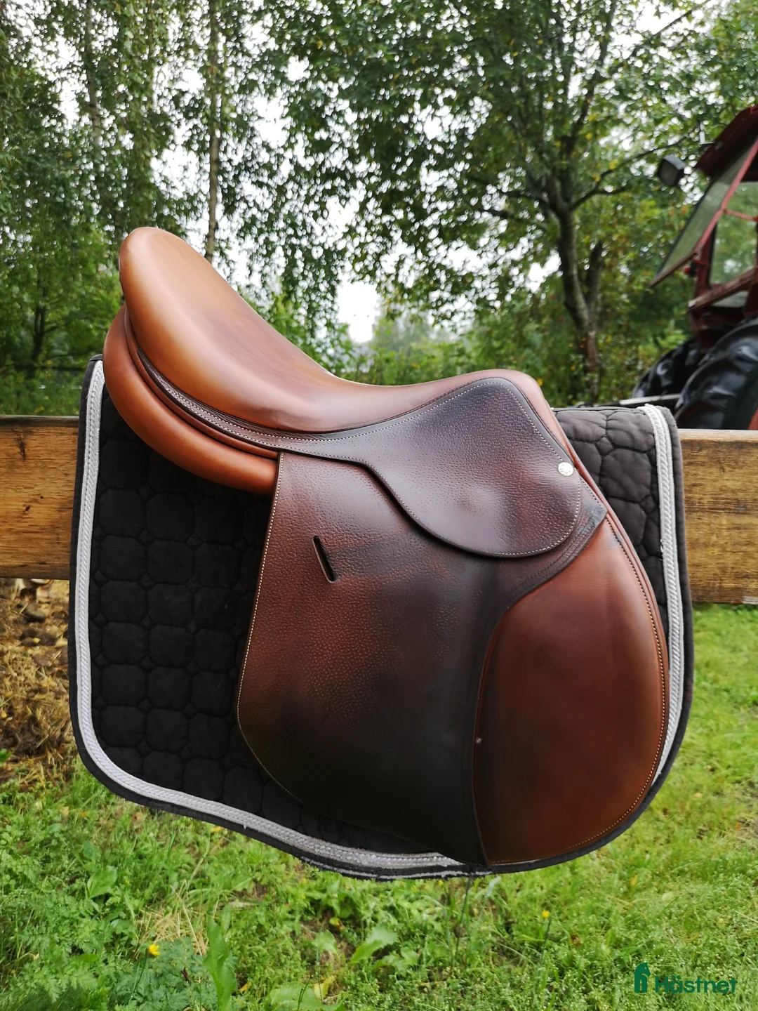 Sadlar hästutrustning till salu: Butet hoppsadel - Annons 1