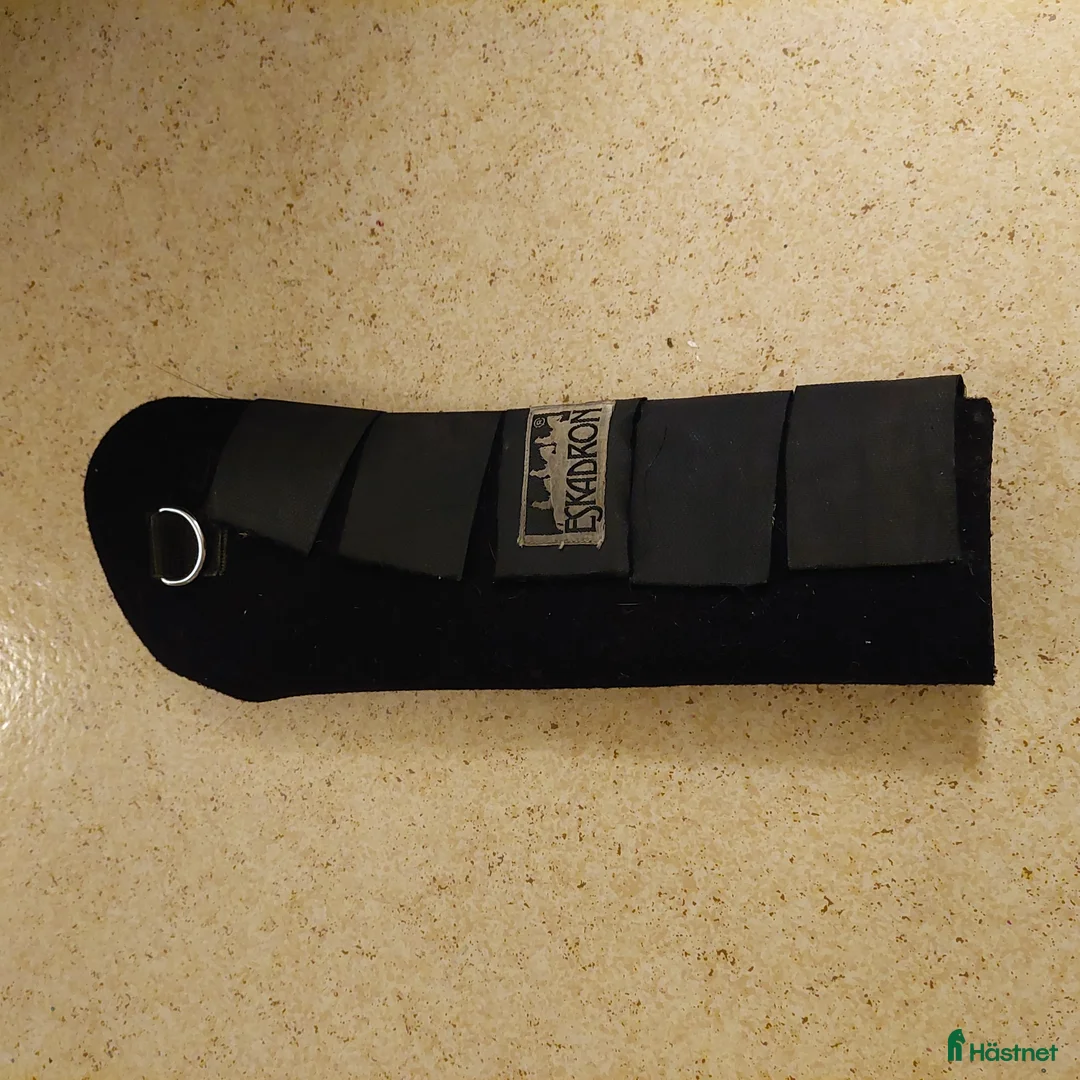 Övrig Hästutrustning hästutrustning till salu: Svanskydd i Veddige - Annons 1