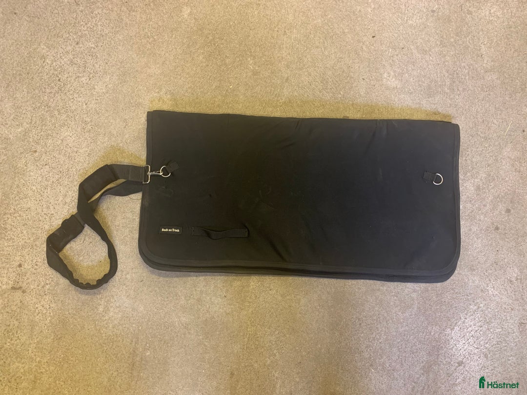 Övrig Hästutrustning hästutrustning till salu: Back on Track ryggvärmare i Ödsmål - Annons 1