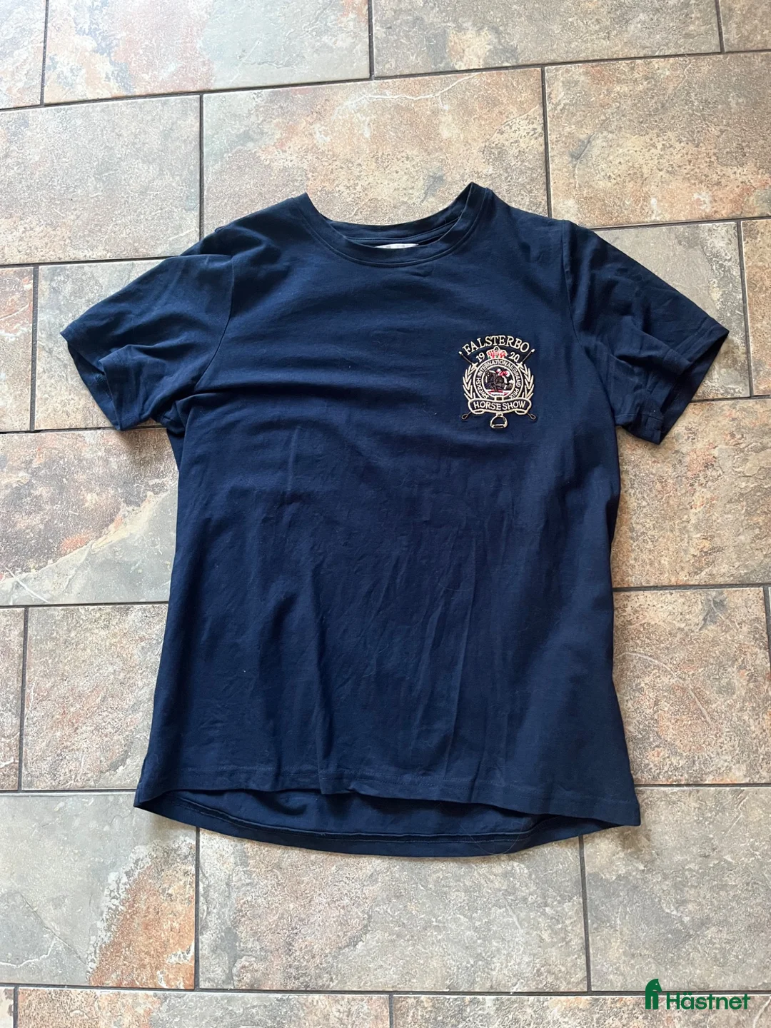 Övrig Ryttarutrustning ryttarutrustning till salu: Marinblå t-shirt  - Annons 1