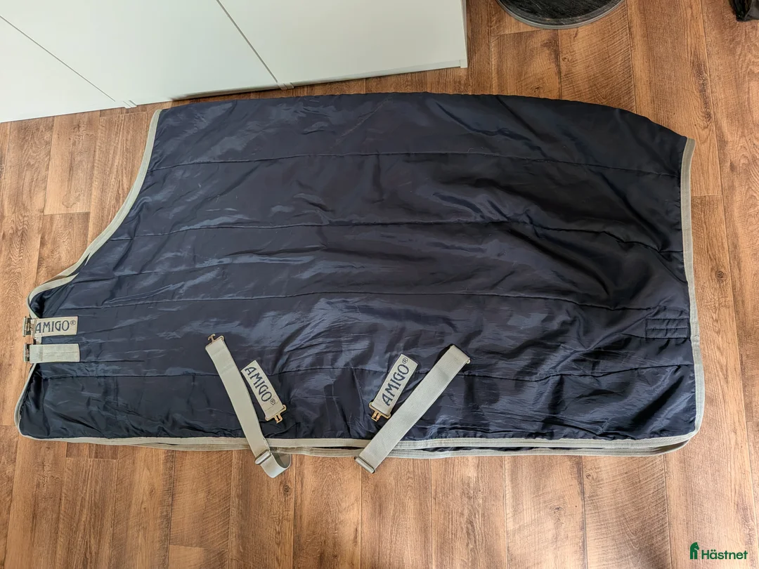 Täcken hästutrustning till salu: Horseware täcke med back on track ryggplatta - Annons 1