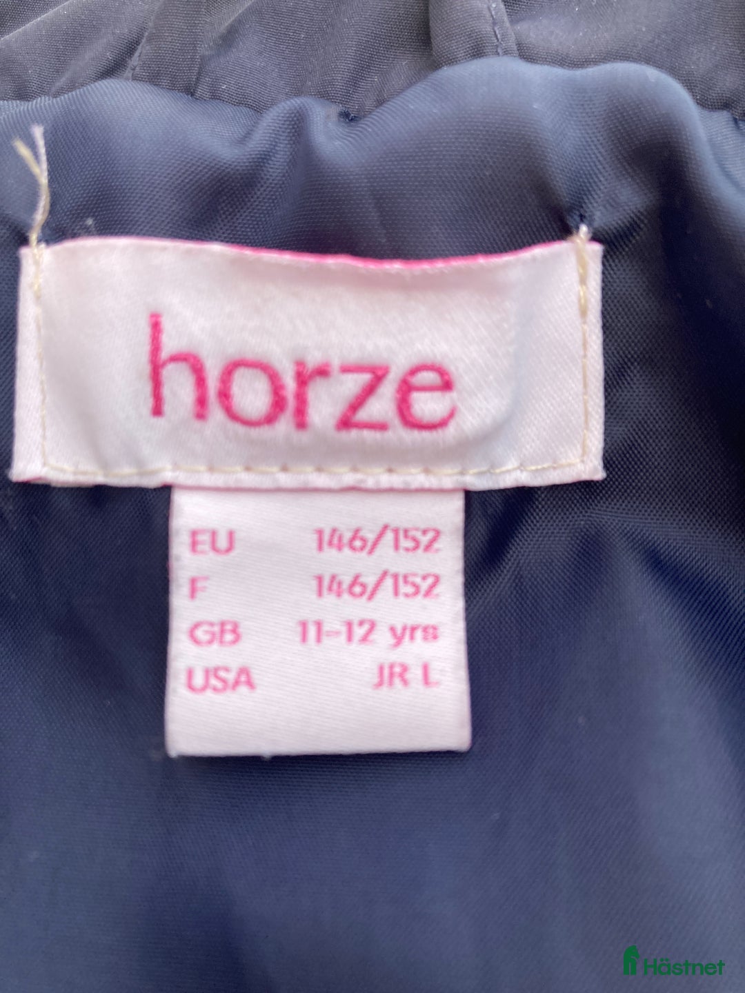 Övrigt Ridkläder ryttarutrustning till salu: Säljer täckväst Stl 134/140 i Gislaved - Annons 4