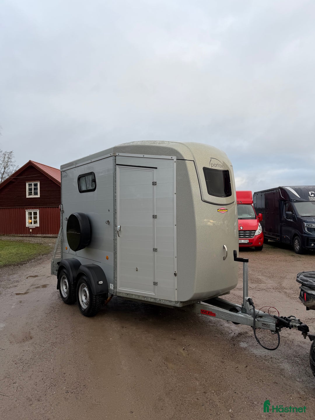 Hästtransporter  fordon & transport till salu: Nyinkommen Böckmann portax -18 hästtransport  i Västerås - Annons 1