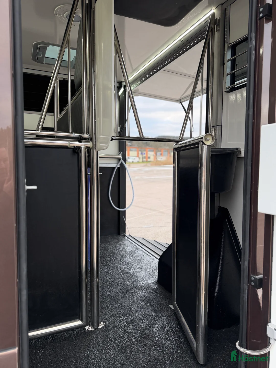 Hästlastbilar  fordon & transport till salu: Nybyggd Hästbuss med V-Galler i Partille - Annons 11