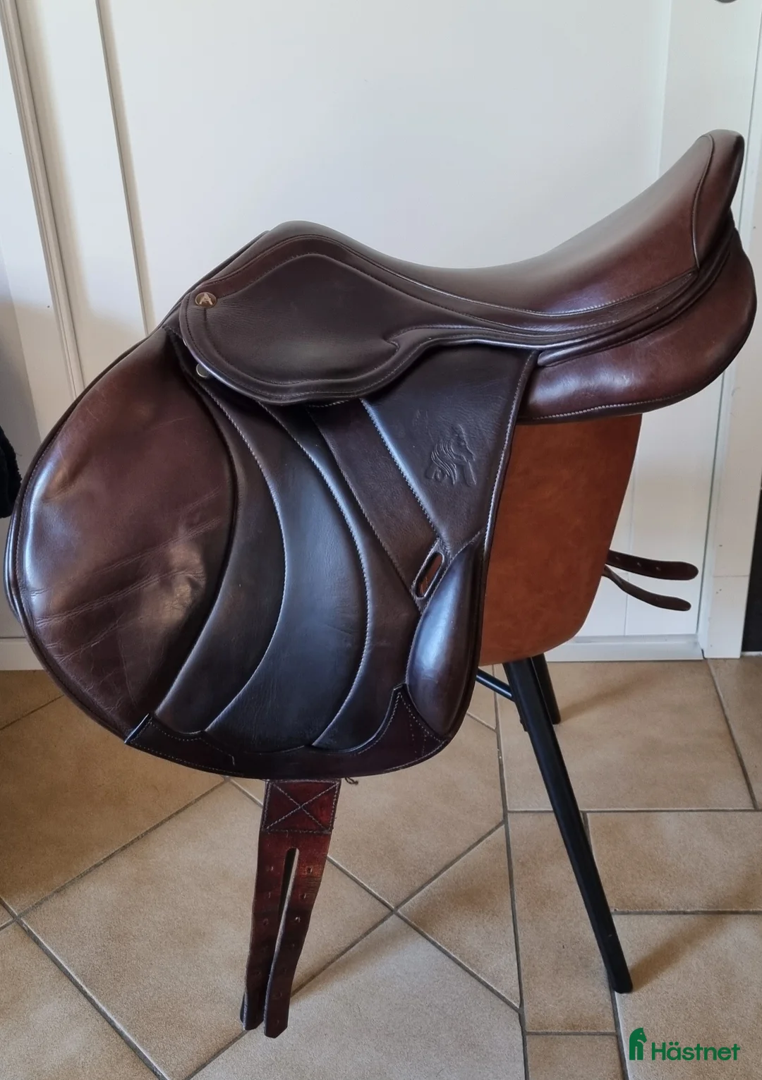 Sadlar hästutrustning till salu: Anita Sande hoppsadel i Boden - Annons 1
