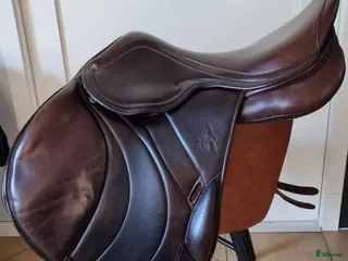 Sadlar hästutrustning till salu: Anita Sande hoppsadel i Boden - Annons 2