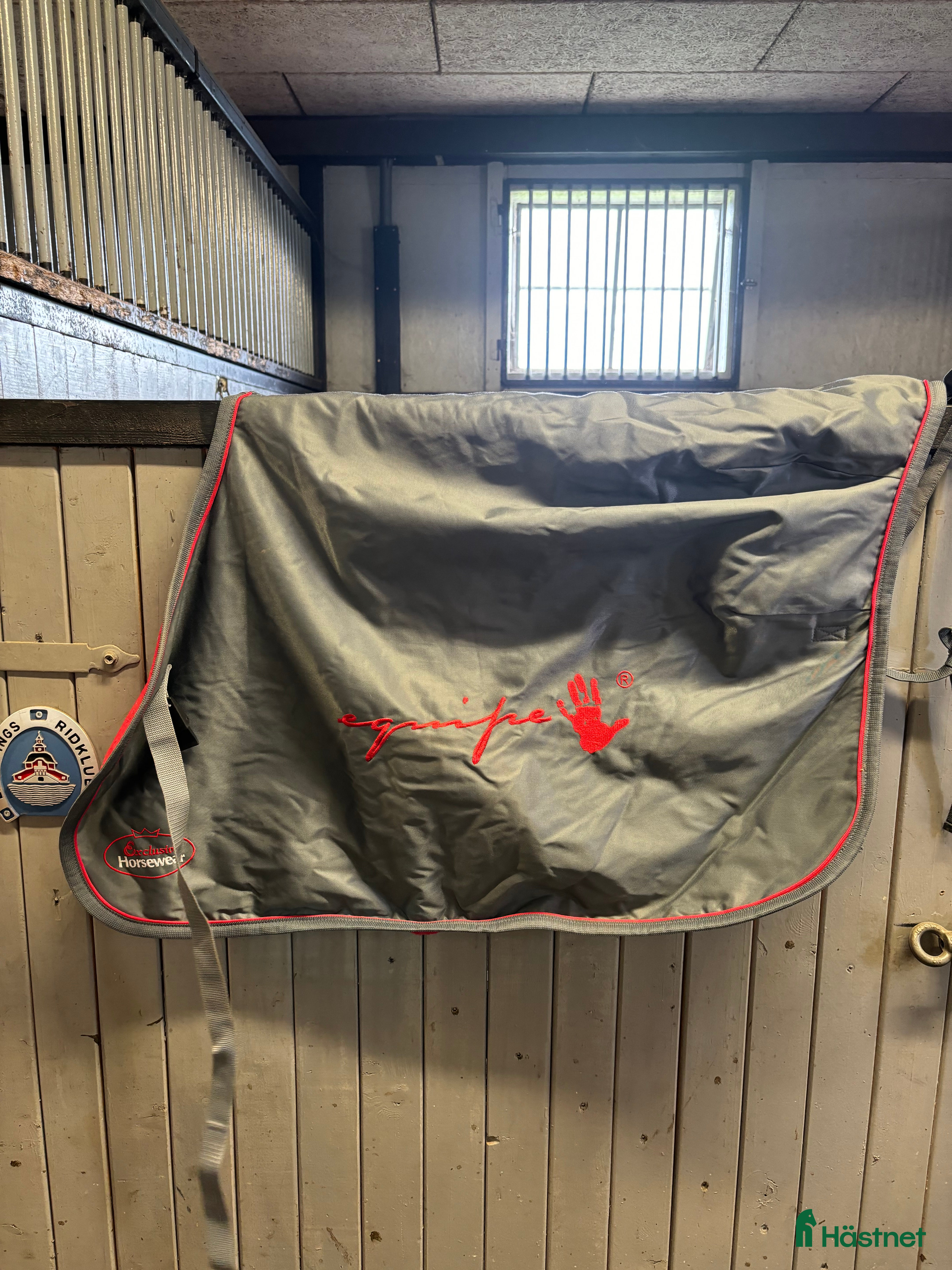 Täcken hästutrustning till salu: Equipe ländtäcke  i Vinninga - Annons 15