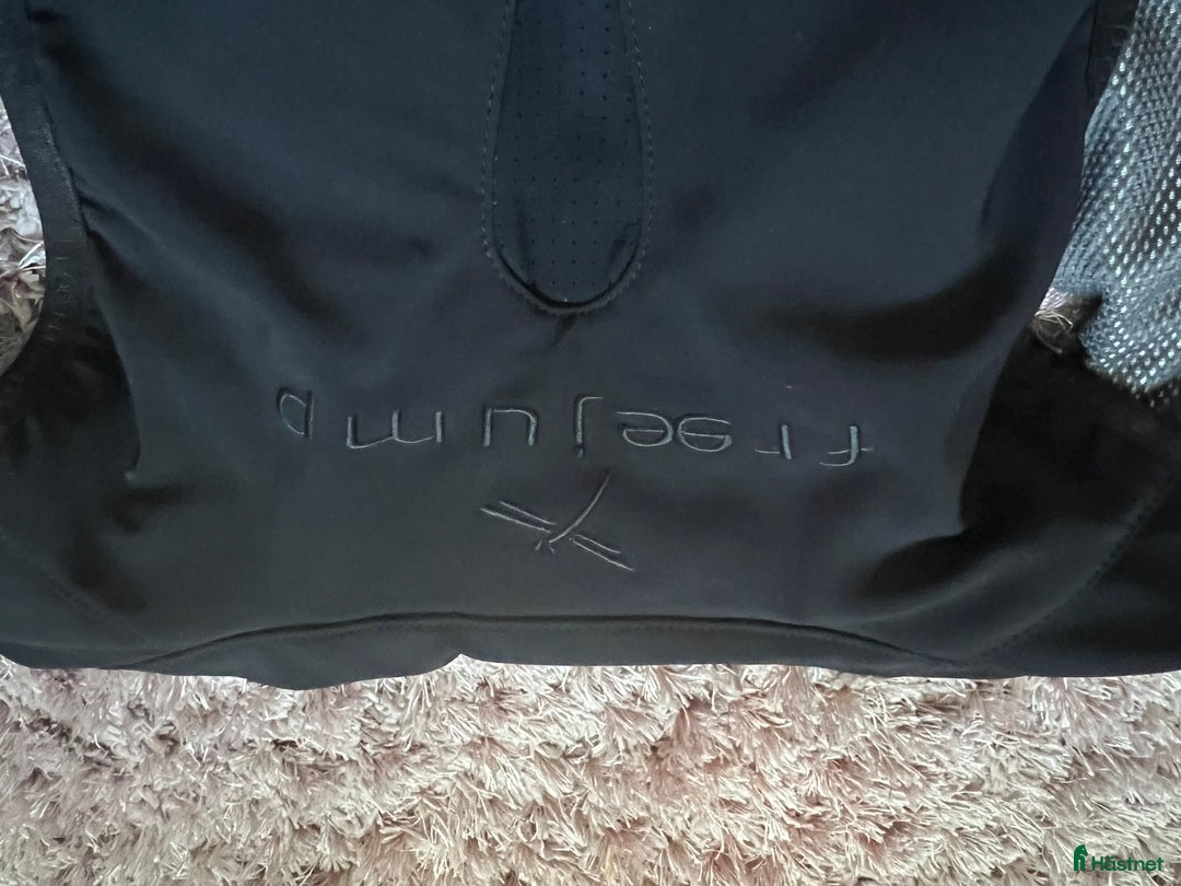 Säkerhetsvästar ryttarutrustning till salu: Freejump air väst  i Ystad - Annons 7