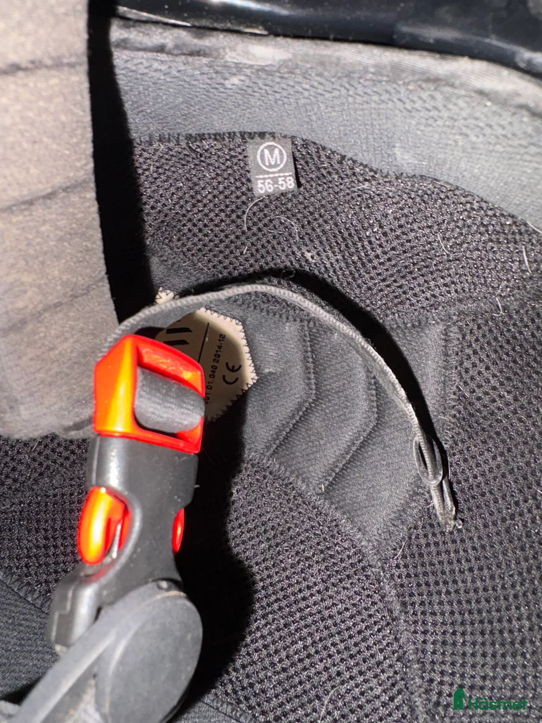 Hjälmar ryttarutrustning till salu: Begagnad hjälm i Dvärsätt - Annons 2