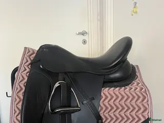 Sadlar hästutrustning Fairfield Dressyrsadel i Vallentuna - Annons 1