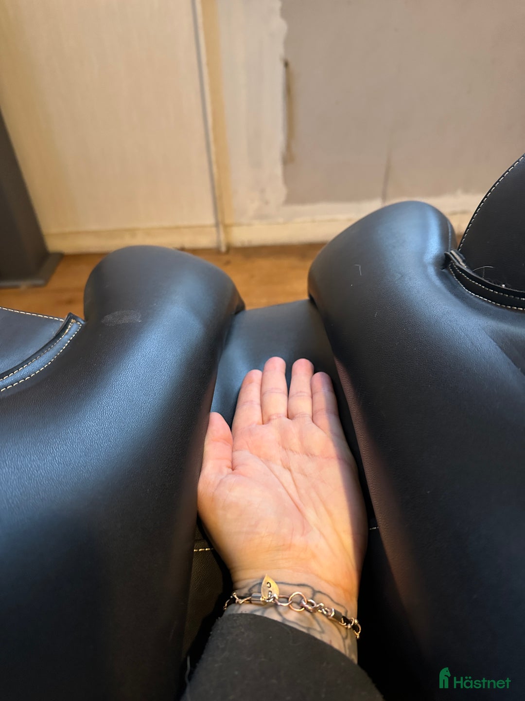 Sadlar hästutrustning till salu: IKONIC LIGHT I VÄLDIGT FINT SKICK! i Skillingaryd - Annons 6