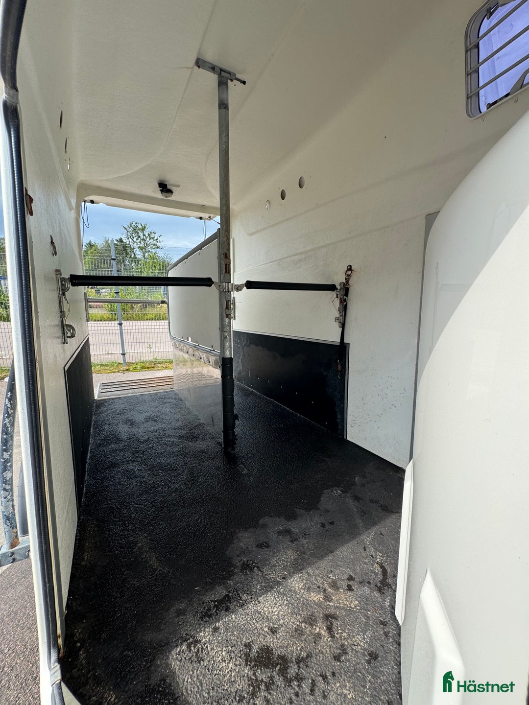 Hästtransporter  fordon & transport till salu: Rymlig och stabil Christ Mega Coral i Västerås - Bild 4