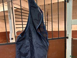 Täcken hästutrustning till salu: Ridtäcke med reflex i Alingsås - Annons 4