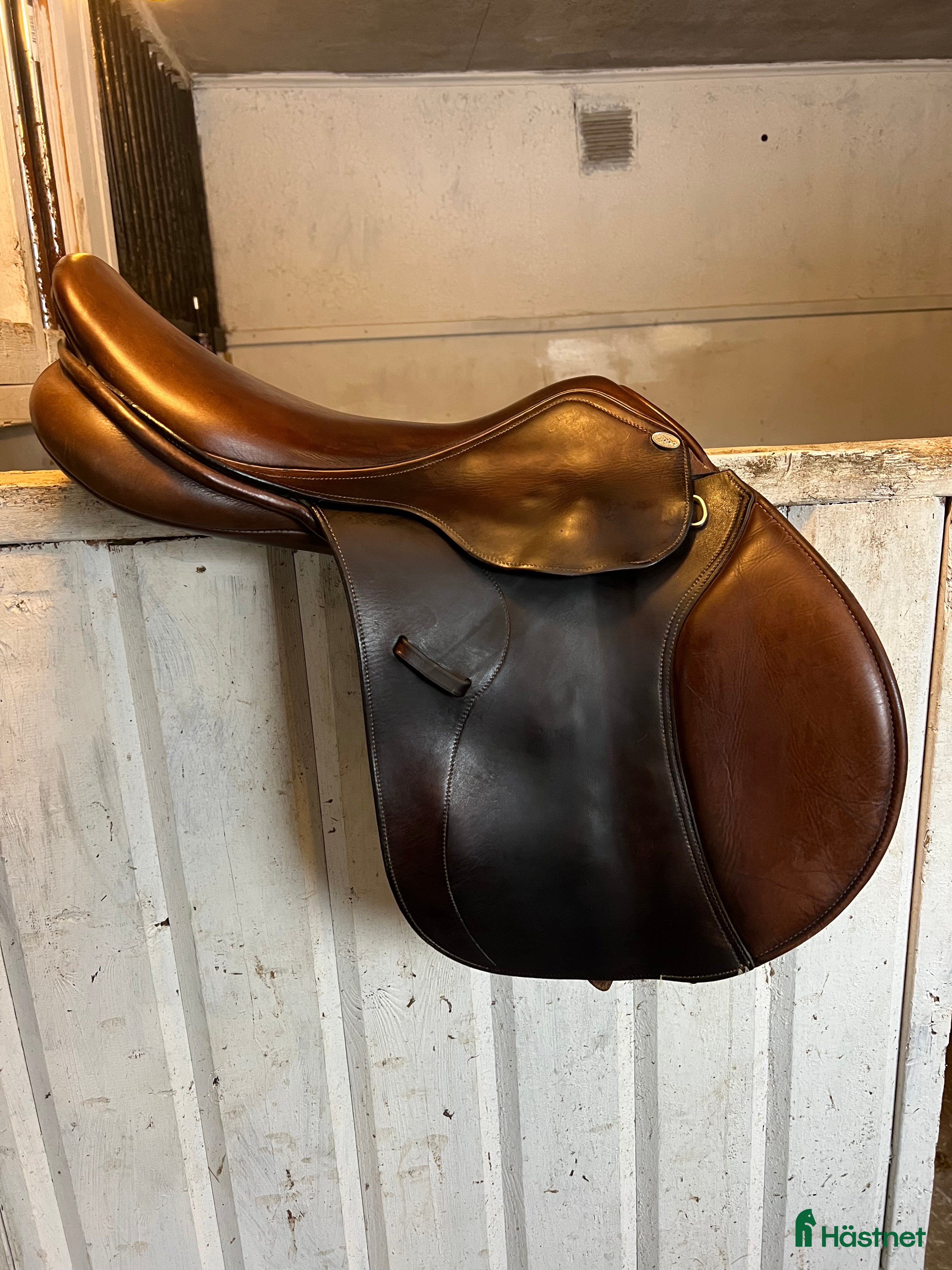 Sadlar hästutrustning Lippo Fazzino 17,5 i Sjötofta - Annons 1