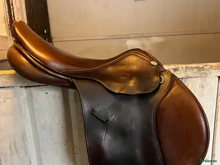 Sadlar hästutrustning Lippo Fazzino 17,5 i Sjötofta - Annons 1