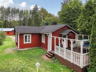 hästgårdar till salu: Charmigt timmerhus från 1800-talet med stall i Söderkulla - Annons 7