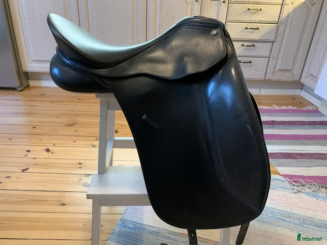 Sadlar hästutrustning till salu: Bates Maestro i Nynäshamn - Annons 3