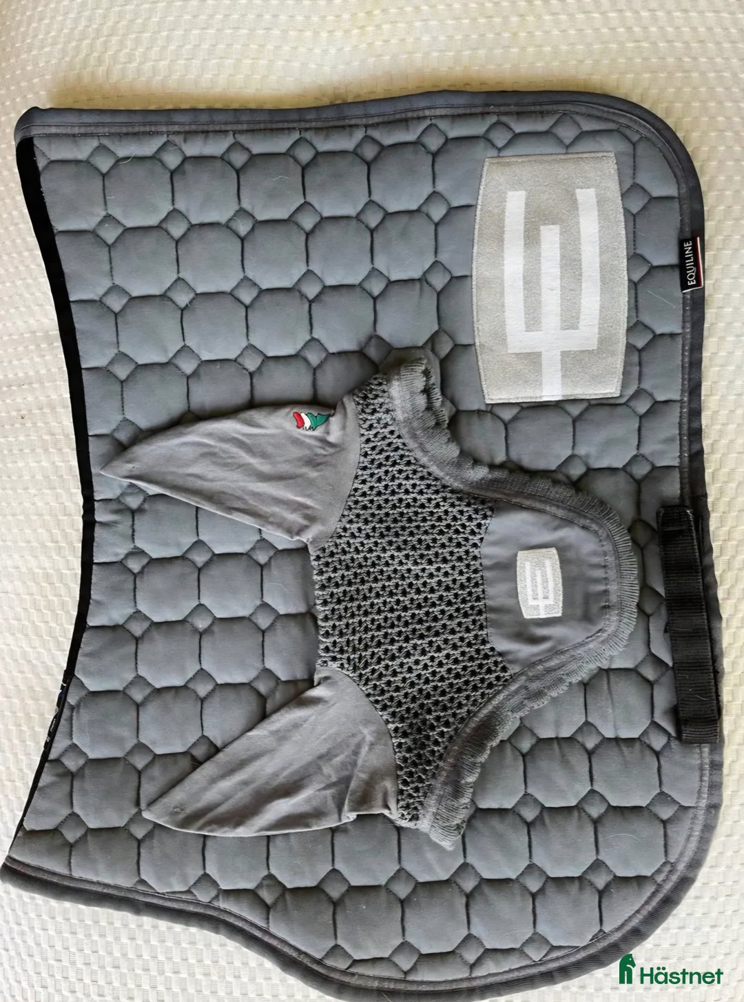 Schabrak & Vojlockar hästutrustning till salu: säljes schabrak e-logga i Eskilstuna - Annons 1