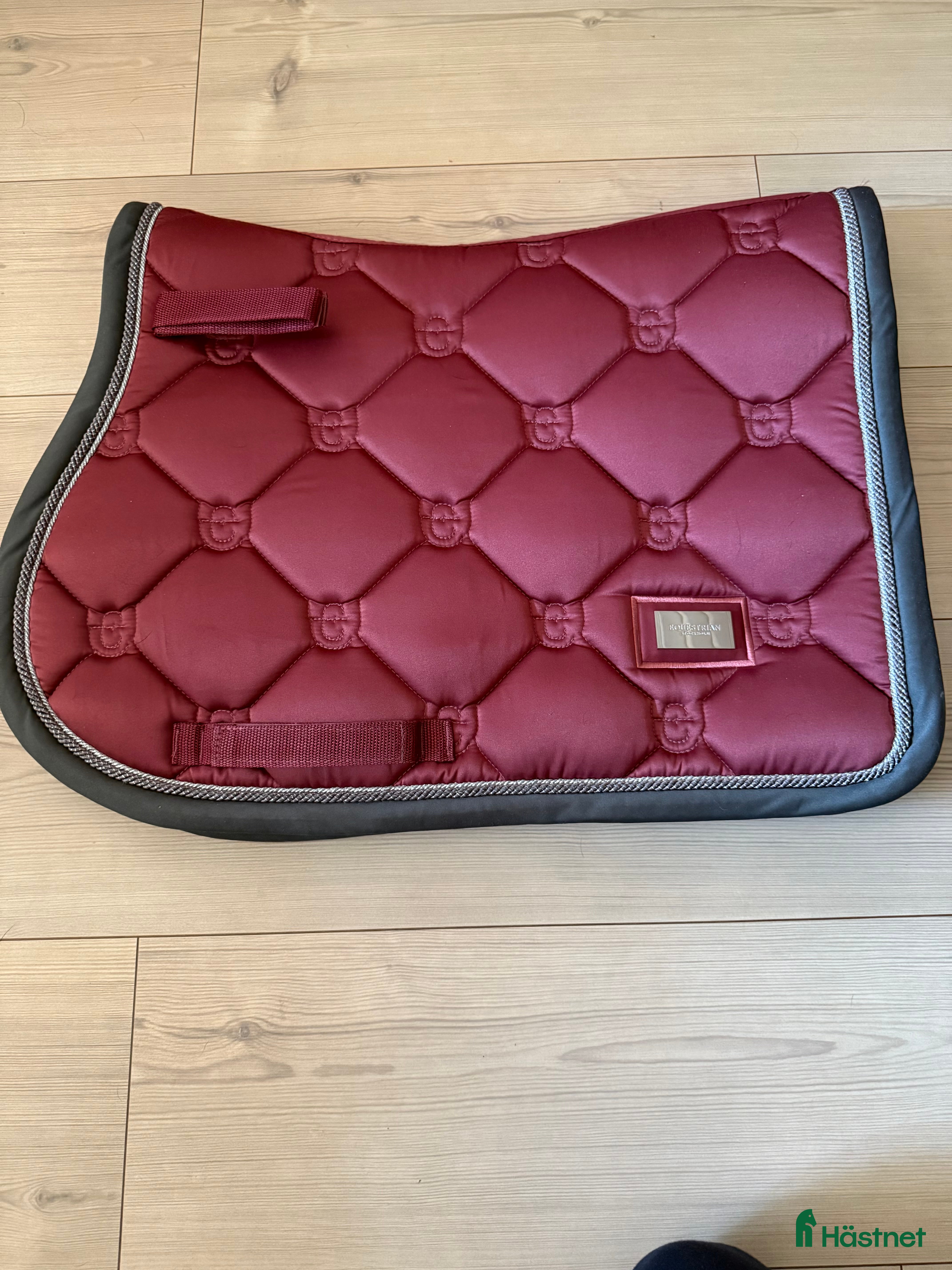 Schabrak &amp; Vojlockar hästutrustning till salu: Equestrian Stockholm schabrak ponny i Brottby - Annons 9