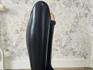 Ridstövlar ryttarutrustning till salu: De Niro dressyrstövel - Annons 1