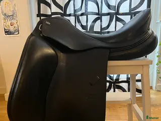 Sadlar hästutrustning Dressyrsadel i gott skick - Annons 5