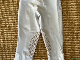 Ridbyxor ryttarutrustning till salu: CT vita ridbyxor junior 10år i Viken - Annons 4