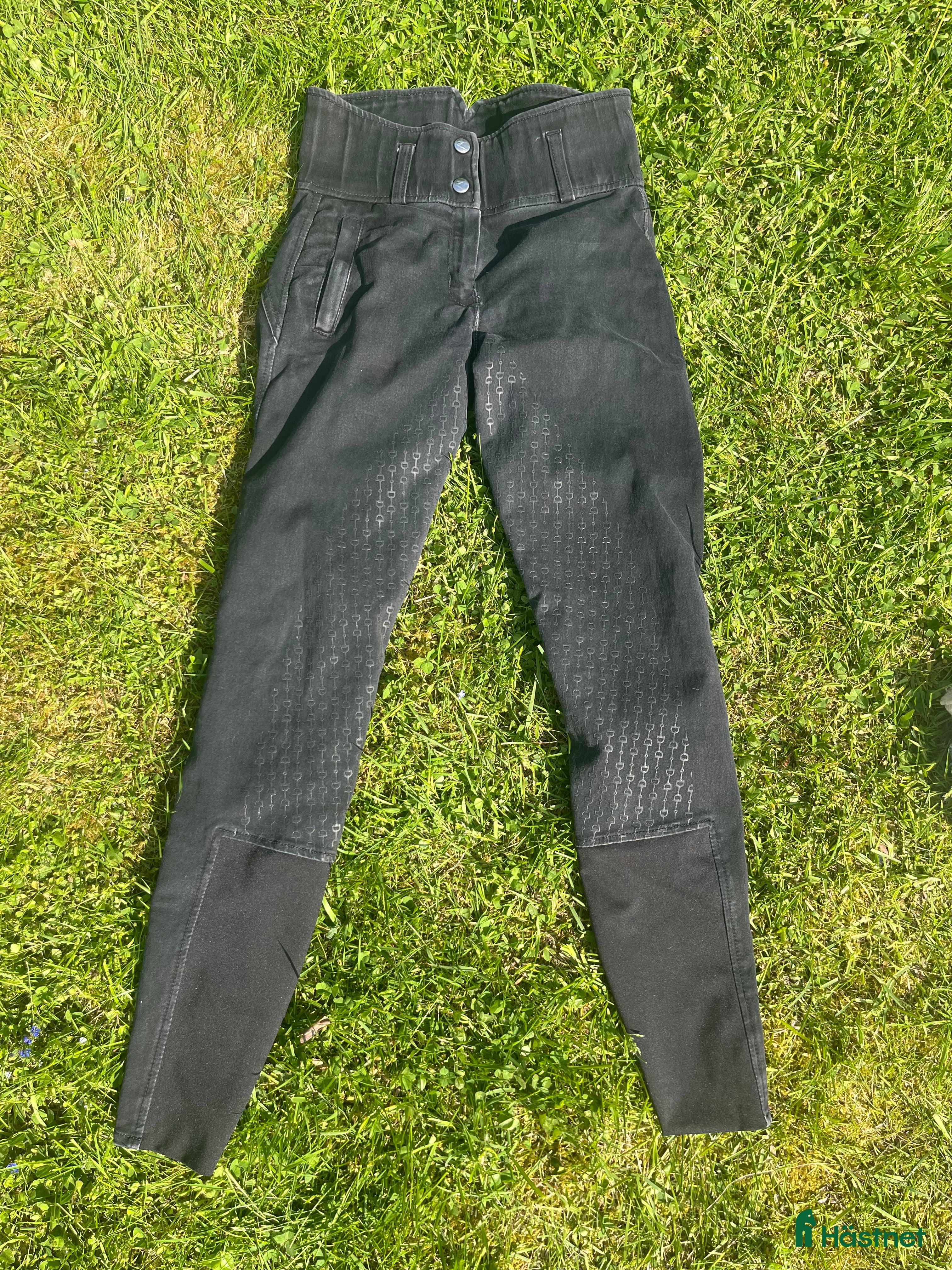 Ridbyxor ryttarutrustning till salu: Helskodda ridbyxor, barn  i Uppsala - Annons 4