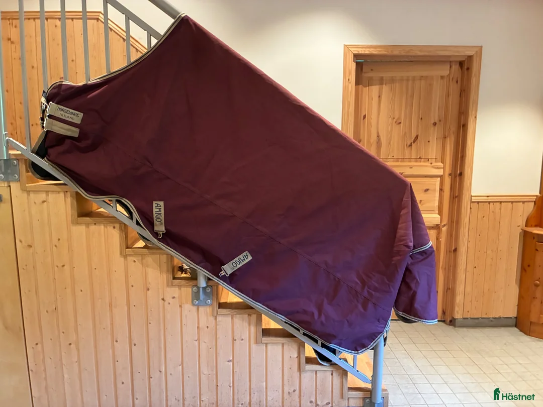 Täcken hästutrustning till salu: 100 g horseware täcke - Annons 1