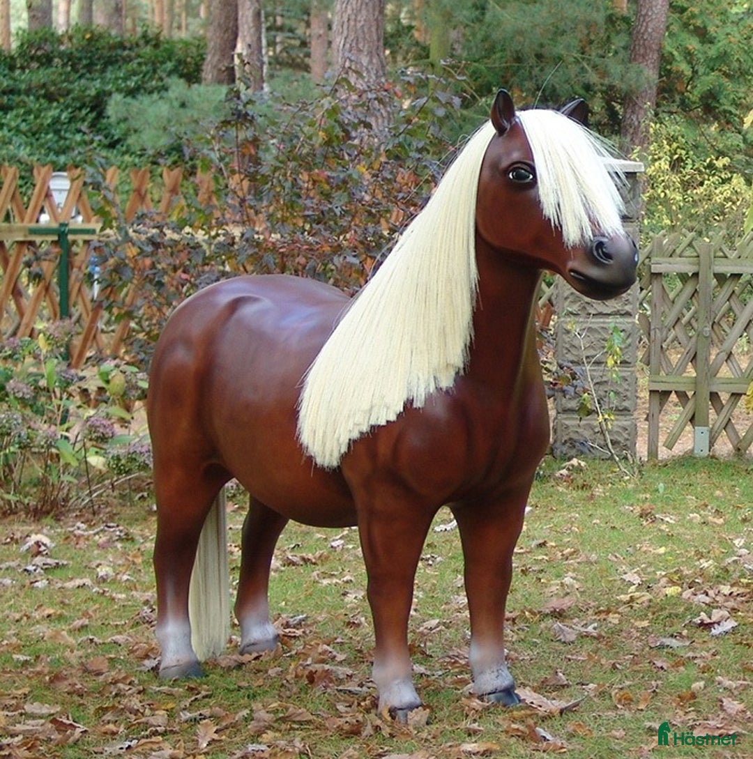 Hästinspirerad heminredning övrig utrustning till salu: Unika glasfiberhästar i naturlig storlek i Luleå - Annons 15