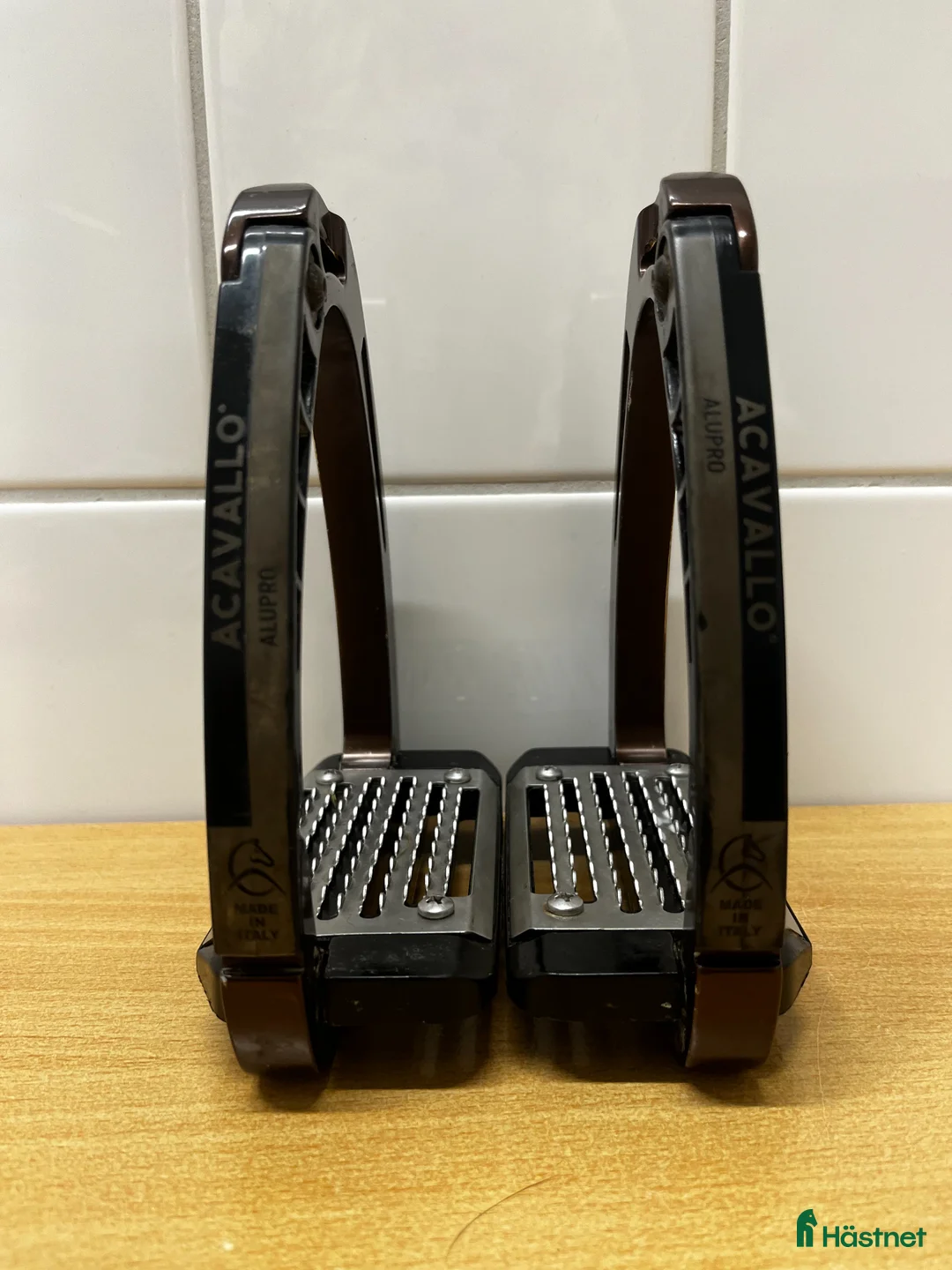 Stigbyglar hästutrustning till salu: Acavllo säkerhetsstigbyglar i Lidingö - Annons 2